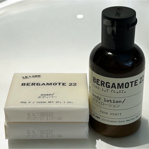 Le Labo Bergamot 22 Hotel Soaps - Picture 2 of 5